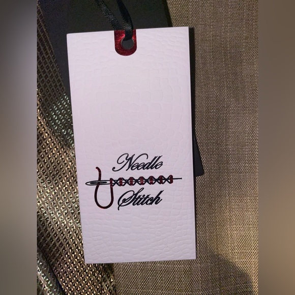 Beige Suit with belts, shoes and bow ties - Picture 12 of 15